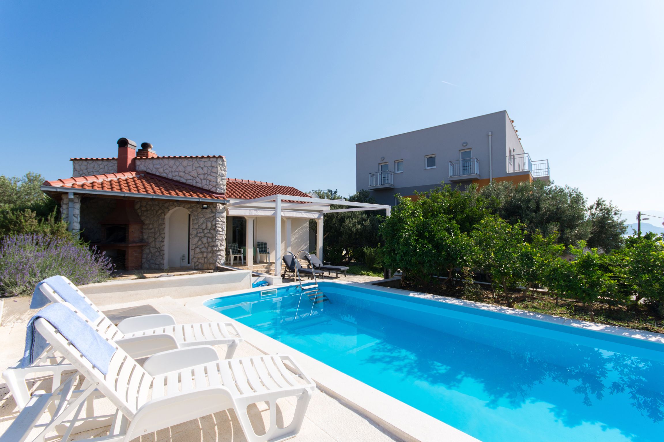 Sun-bleached Dalmatian stone detail